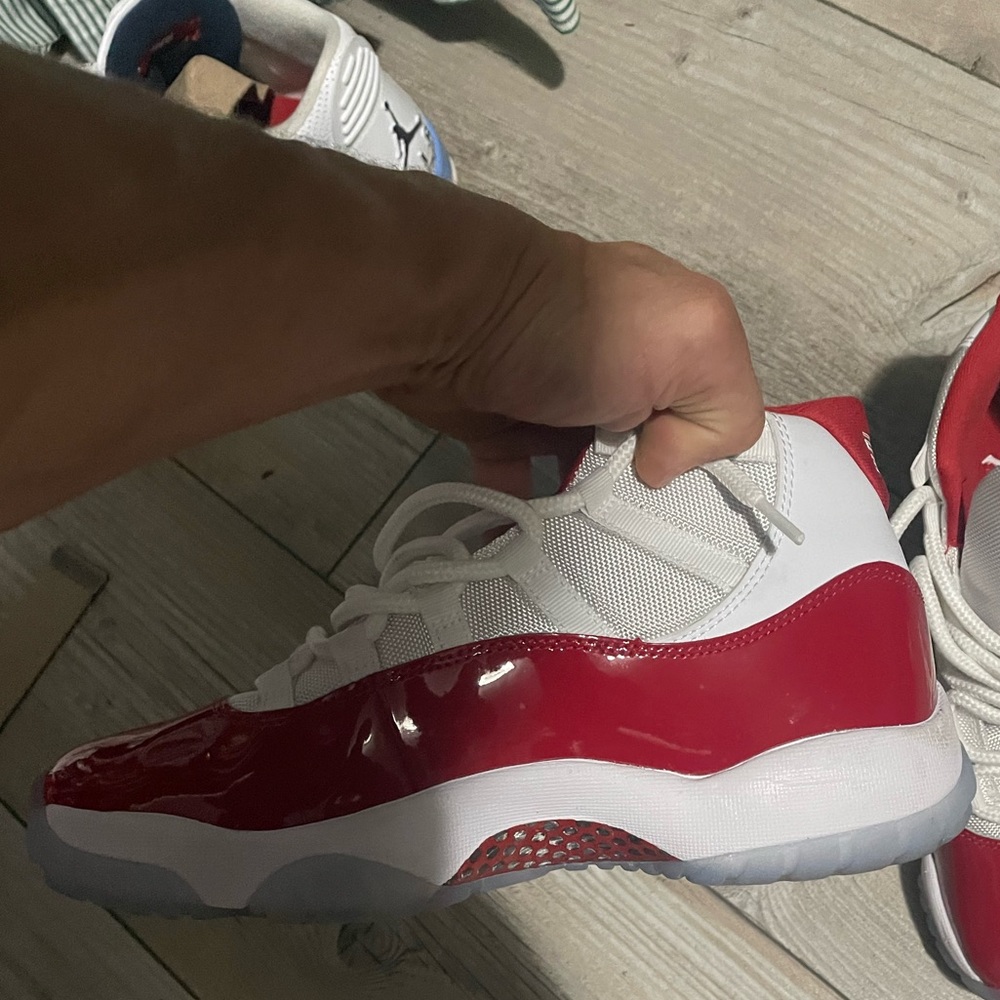 Jordan 11 cherry